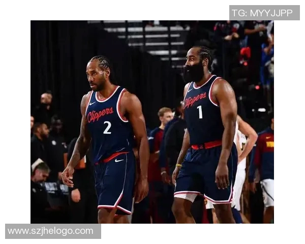 快船十字路口：趁哈登、小卡尚有价值，果断重建才是上策？