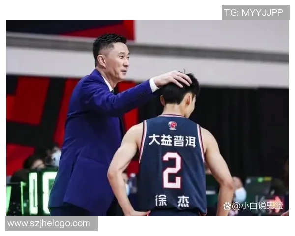 杜锋祝徐昕生日快乐，透露18岁送其首发登场